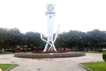 移交 青化市 Lam Son 广场改造项目