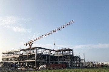 更新 2018 年 10 月的施工进度- 生产模具和 HTMP 塑料配件厂项目