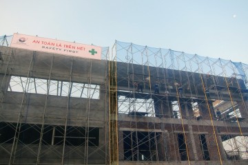 2018 年 11 月施工进度更新 - HTMP 塑料模具和零件生产厂项目