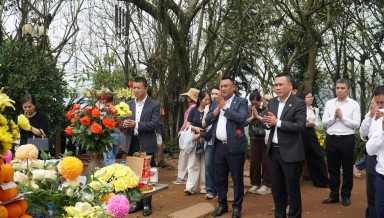 Tập đoàn INVESTCORP du xuân đầu năm, cầu may tại Đền Am Tiên - núi Nưa, Thanh Hóa